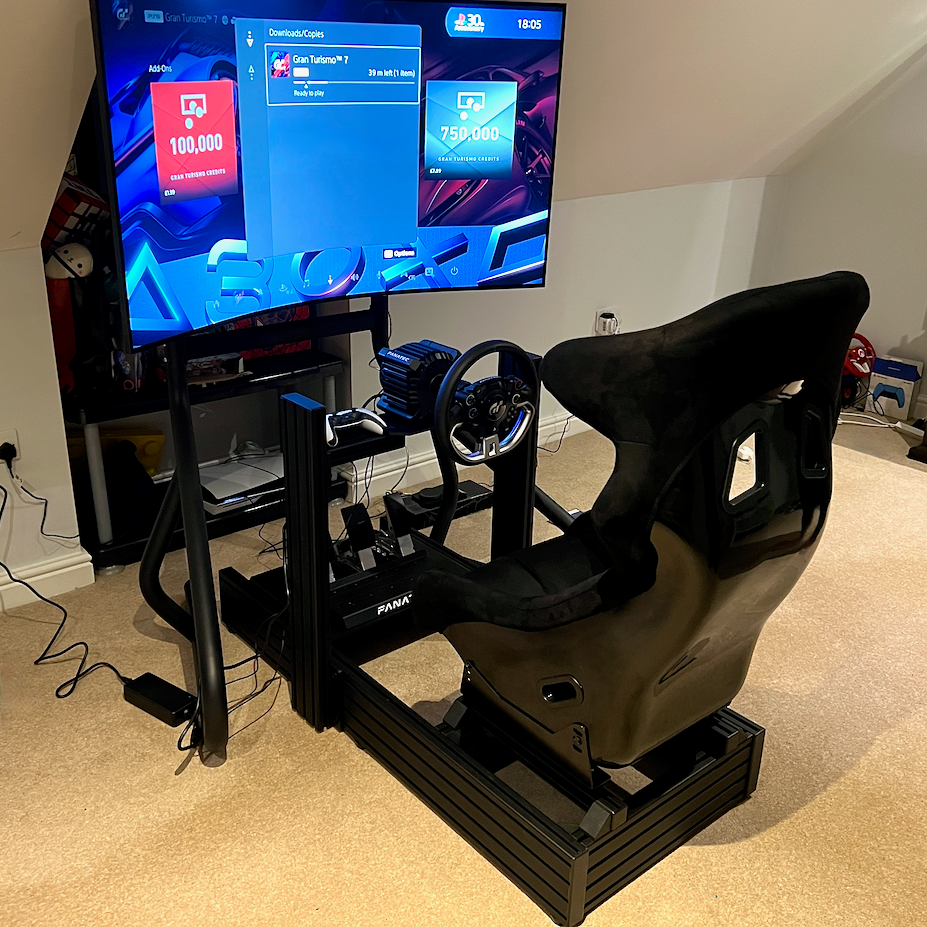 R-MAX Black Edition 160x40 Sim Rig, GTR Bucket Seat, Fanatec GT DD Pro, Fanatec CSL Loadcell Pedals, Samsung Odyssey Ark 55" Gaming Monitor.
