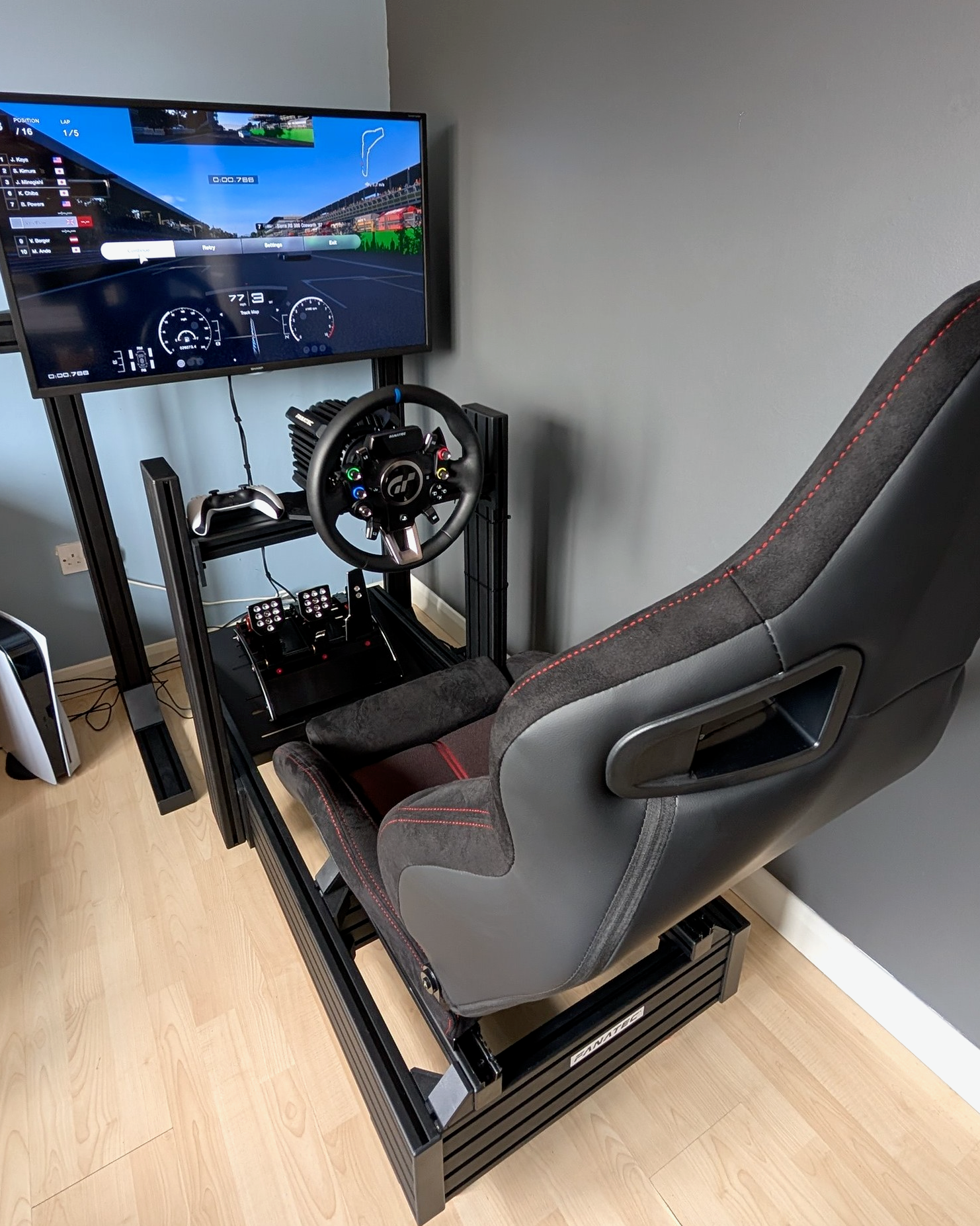 R-MAX Black Edition 160x40 Sim Rig, JDM Recline Seat, Fanatec ClubSport DD, Fanatec ClubSport v3 Pedals, R-Single Monitor Stand